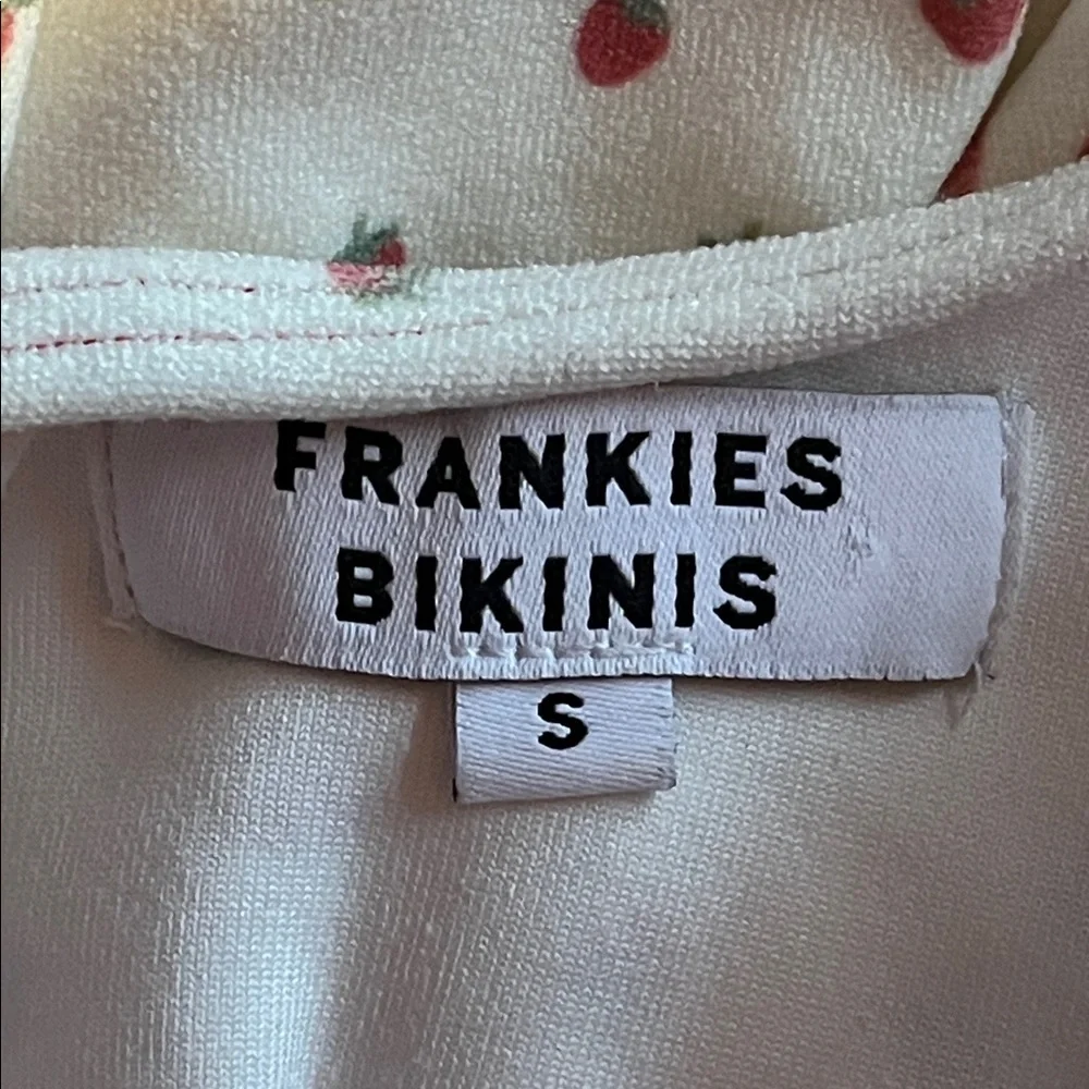 Frankie’s Bikinis x Gigi Hadid S Giforce Romper 0378 Strawberry Cream small